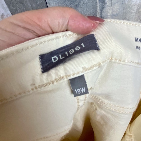 DL1961 Mara Mid Rise Straight in Parchment Size 18 New! - Picture 12 of 16
